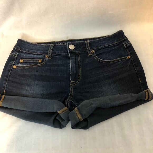 American Eagle Outfitters Boy Midi Super Stretch Shorts Womens Size 4.        WS - Picture 1 of 5